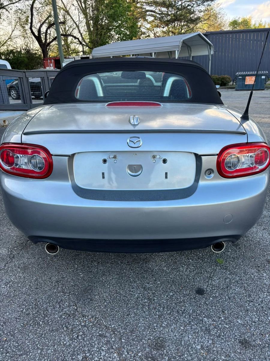Used 2009 MAZDA MX-5 Miata Grand Touring w/ Premium Pkg RWD image 4