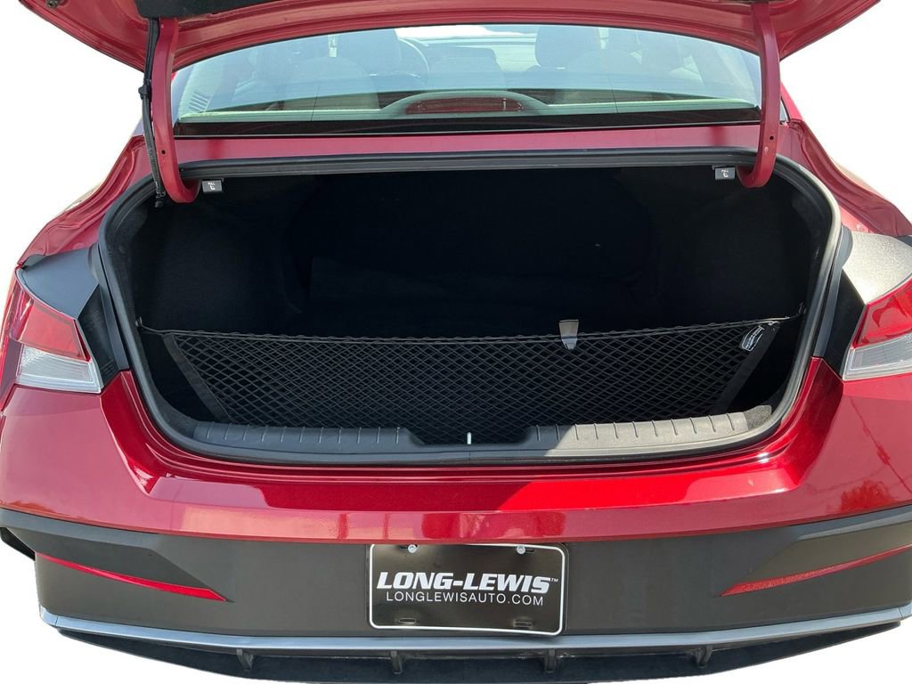 Used 2024 Hyundai Elantra SEL FWD image 24