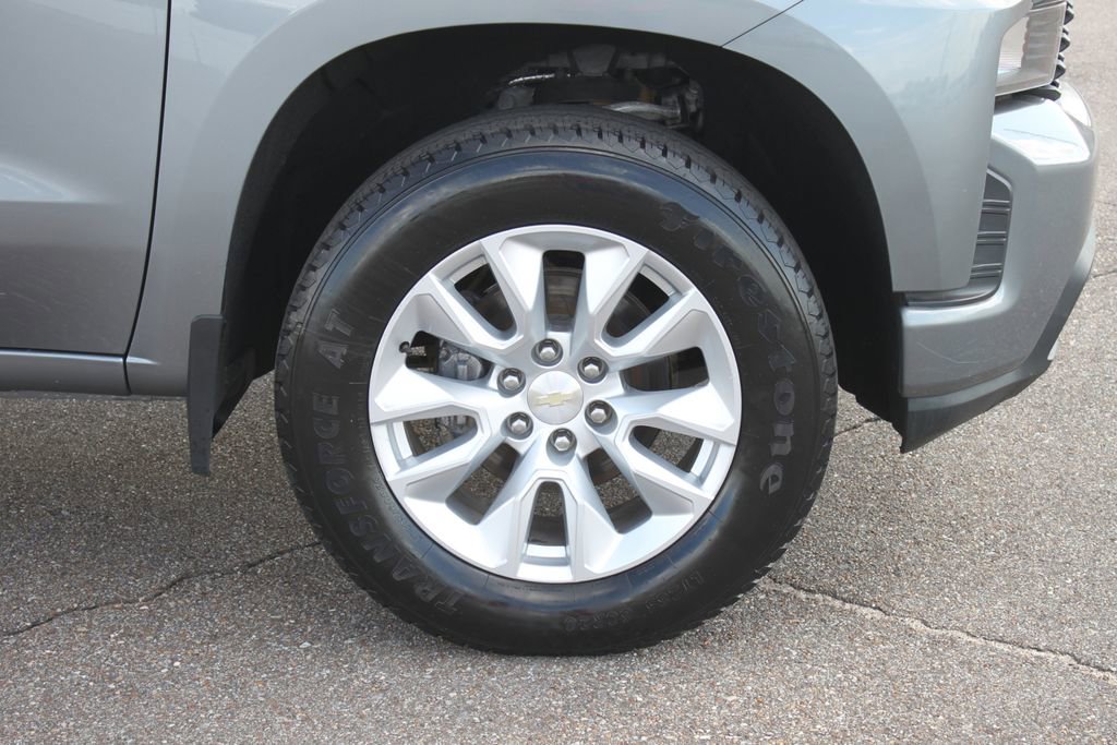 Used 2020 Chevrolet Silverado 1500 Custom w/ Custom Value Package image 4