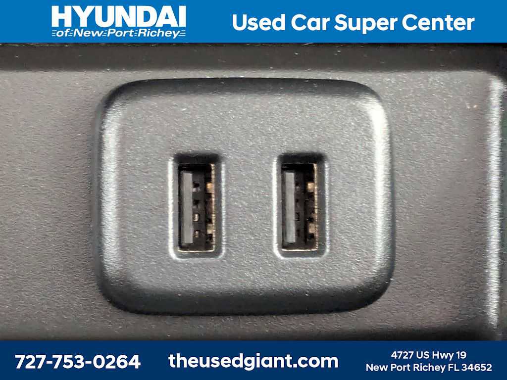 Used 2018 Chevrolet Suburban Premier RWD image 29