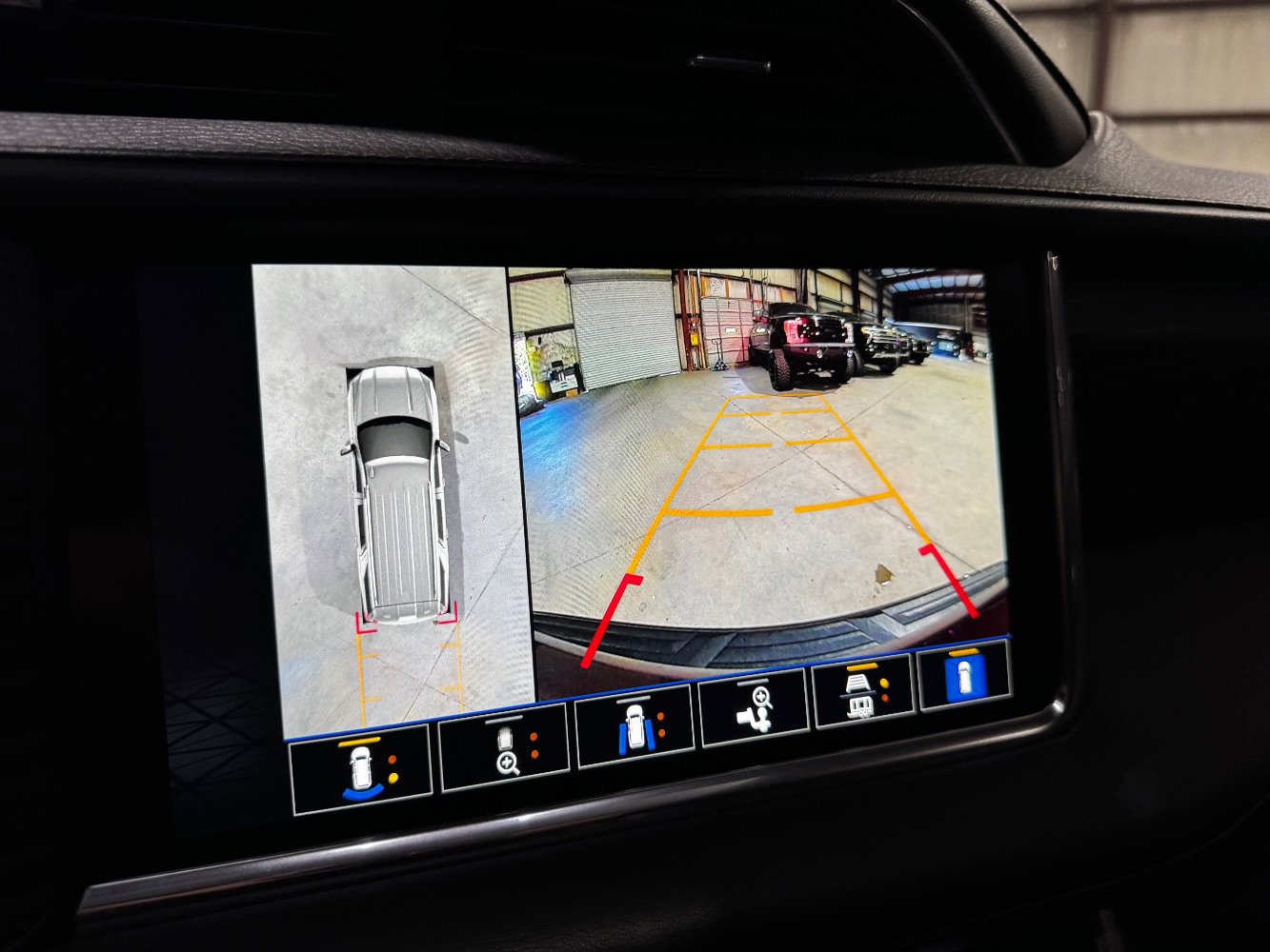Used 2022 GMC Yukon Denali image 37