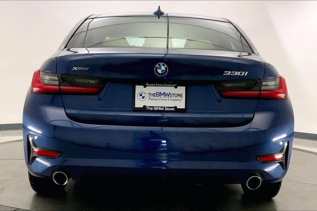Used 2021 BMW 330i xDrive Sedan w/ Premium Package AWD/4WD image 3