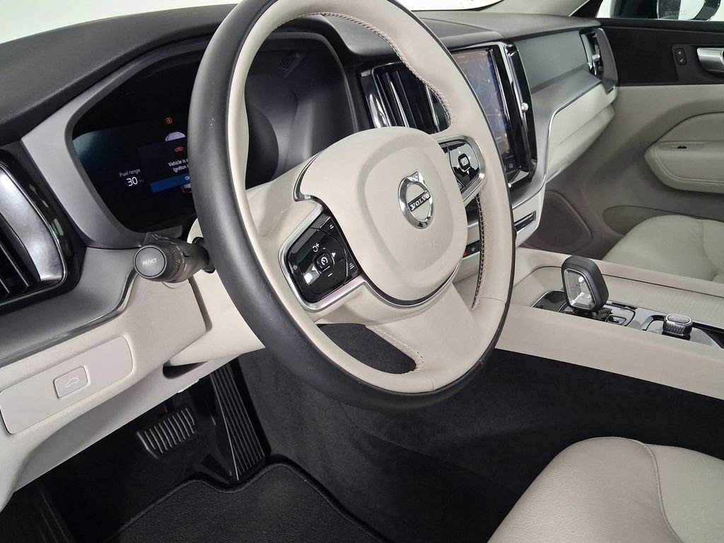 Certified 2024 Volvo XC60 B5 Core w/ Climate Package AWD/4WD image 23