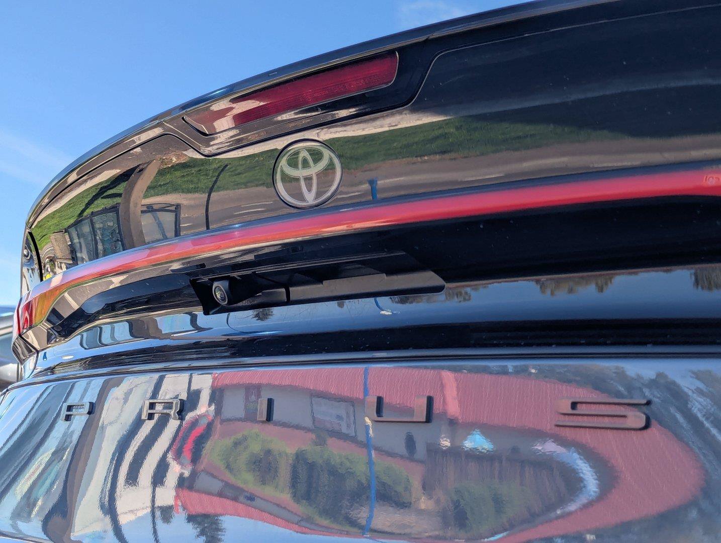 Used 2025 Toyota Prius LE FWD image 28