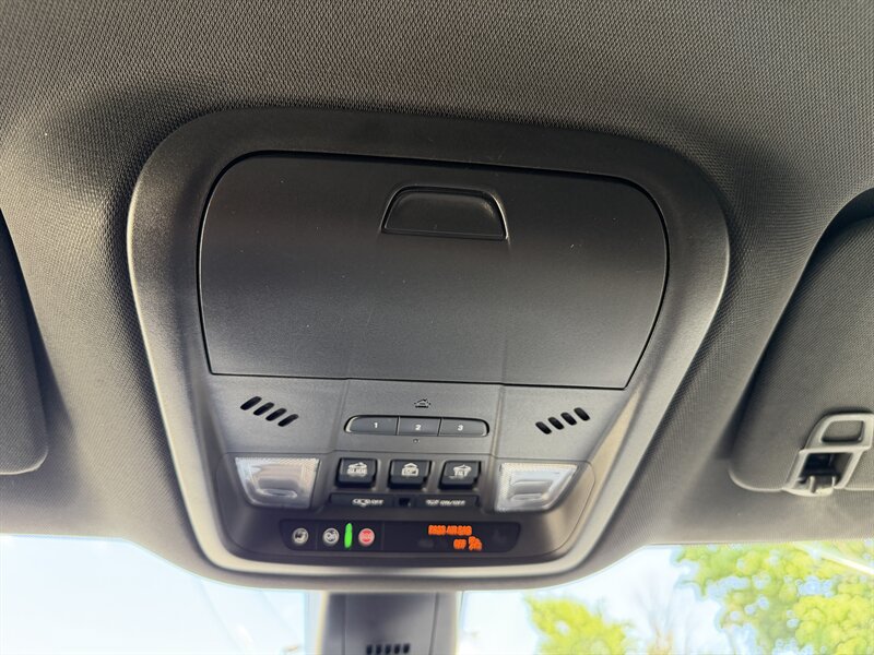 Used 2022 Buick Enclave Avenir w/ Avenir Technology Package AWD/4WD image 42