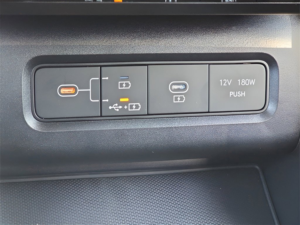 New 2025 Hyundai Tucson Limited image 31