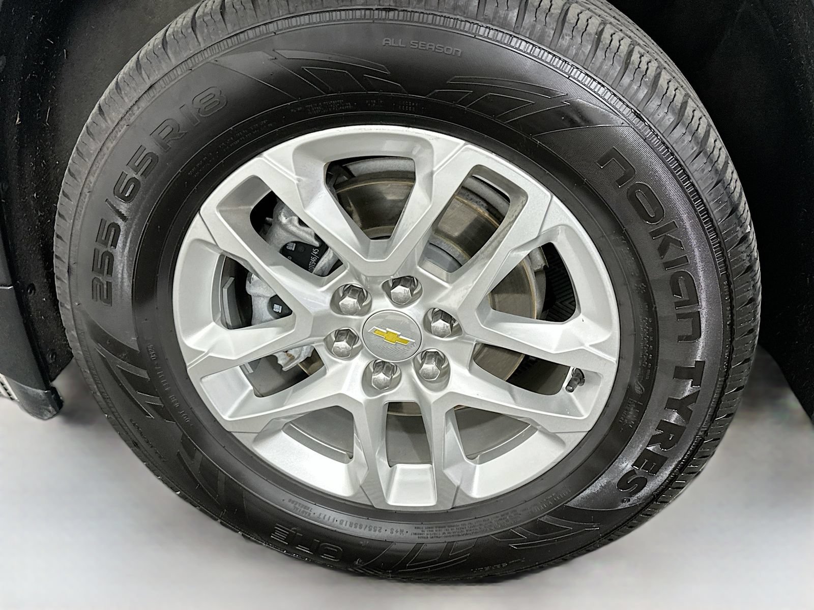 Used 2021 Chevrolet Traverse LS AWD/4WD image 32