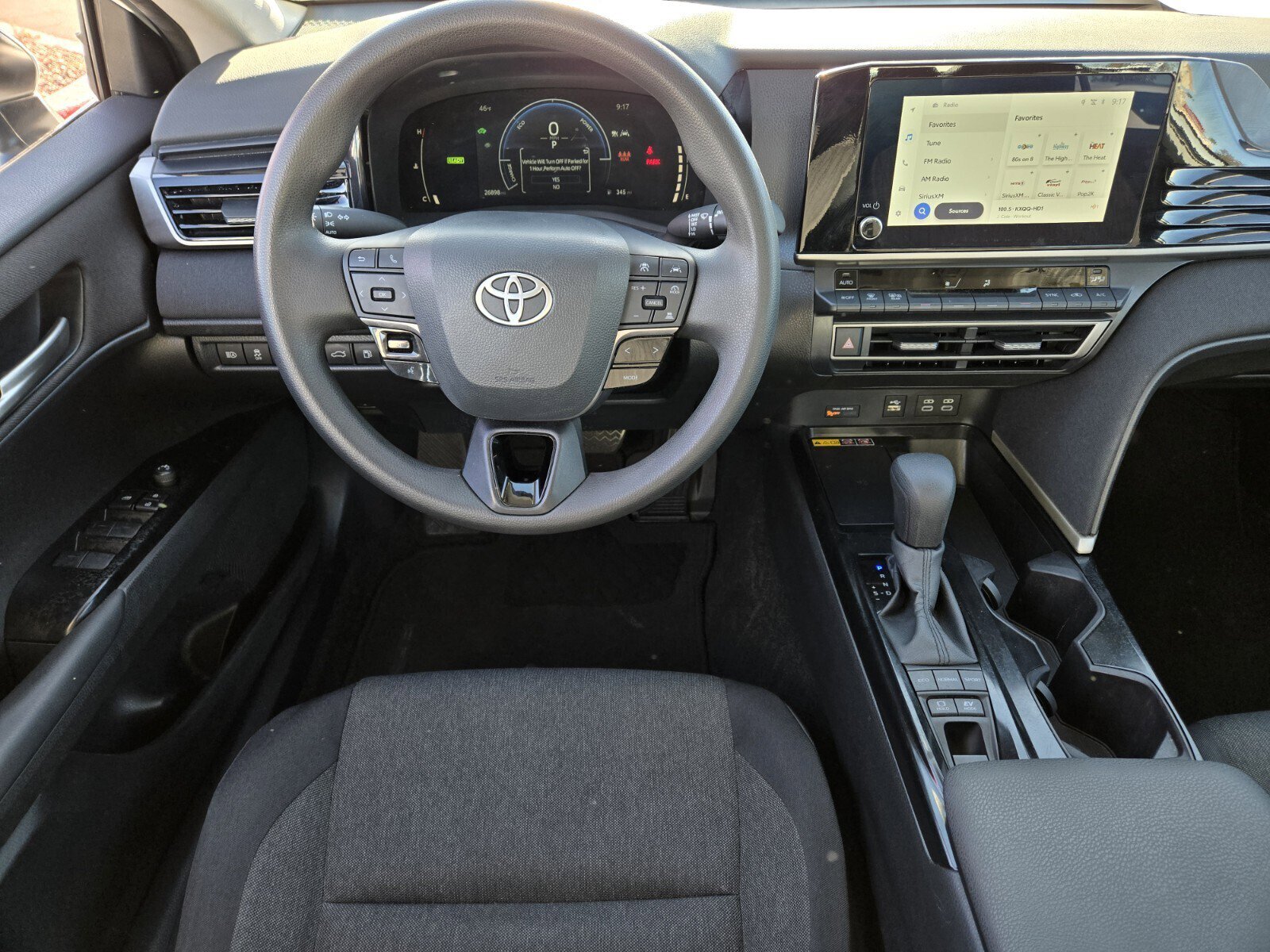Used 2025 Toyota Camry SE image 14