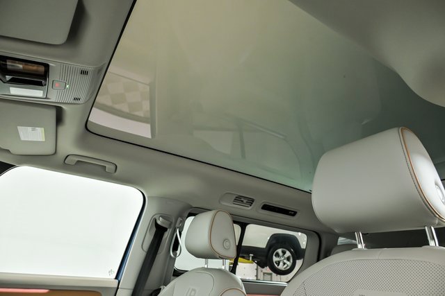 New 2025 Volkswagen ID. Buzz 1st Edition image 8