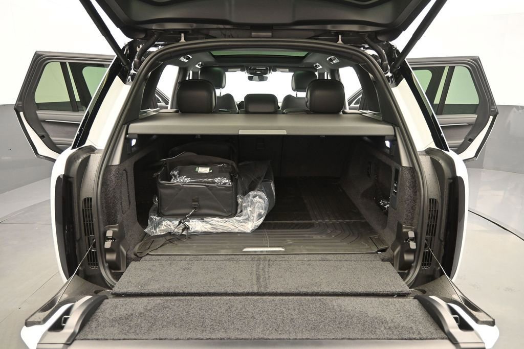 New 2026 Land Rover Range Rover SE AWD/4WD image 16