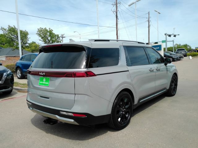Used 2024 Kia Carnival SX Prestige image 8