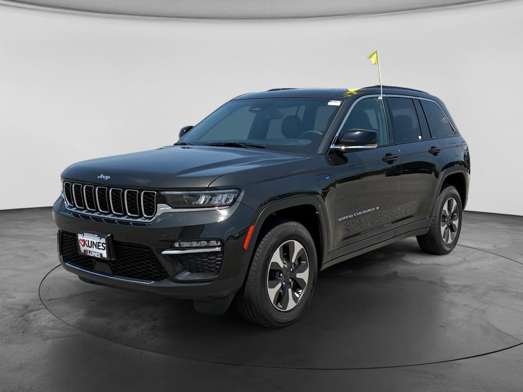 Used 2024 Jeep Grand Cherokee Limited 4xe AWD/4WD image 4
