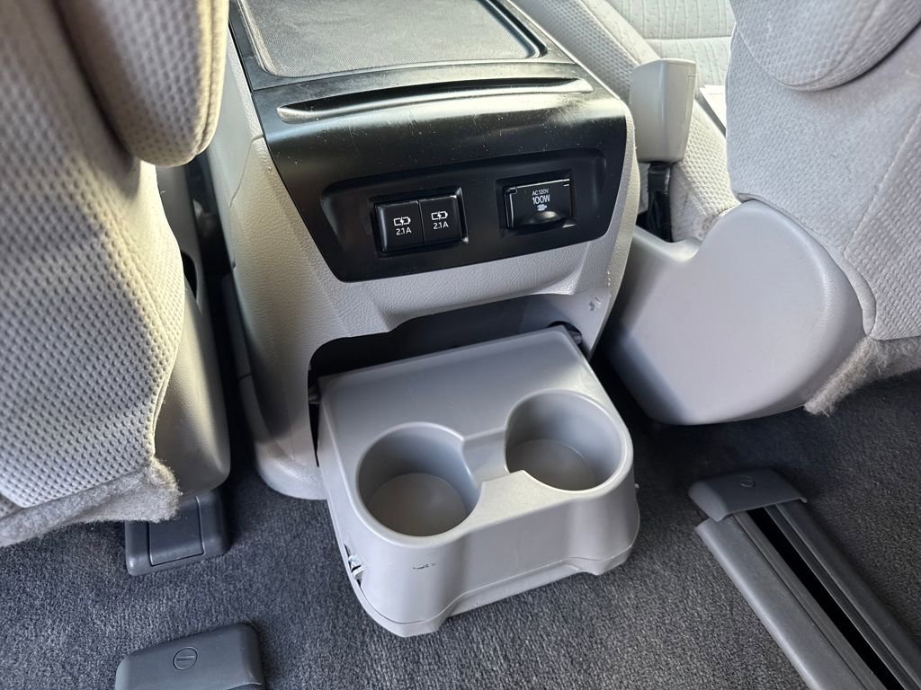 Used 2018 Toyota Sienna LE image 40