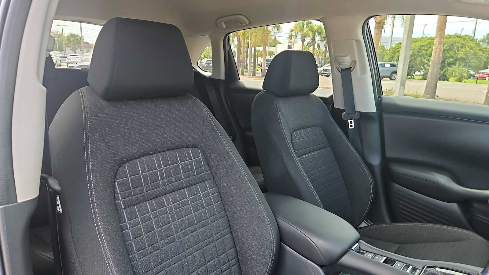 Certified 2026 Honda HR-V LX image 25