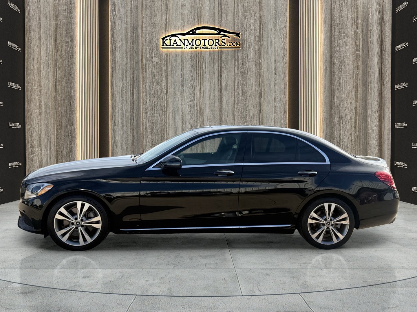 Used 2018 Mercedes-Benz C 300 Sedan w/ Premium Package image 8