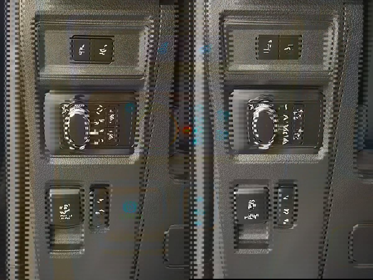 Used 2022 Ford Expedition XLT image 43