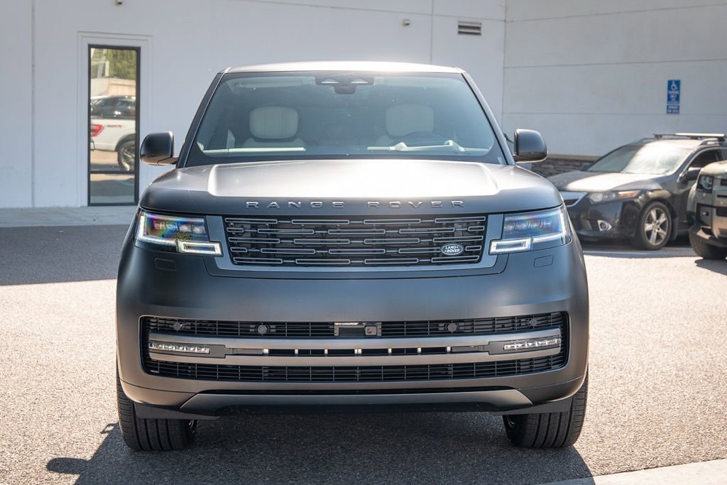 Used 2025 Land Rover Range Rover Long Wheelbase Autobiography image 3