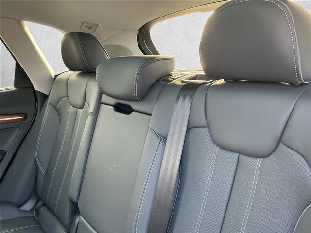 Used 2023 Audi Q5 e Premium Plus w/ Premium Plus Package image 14