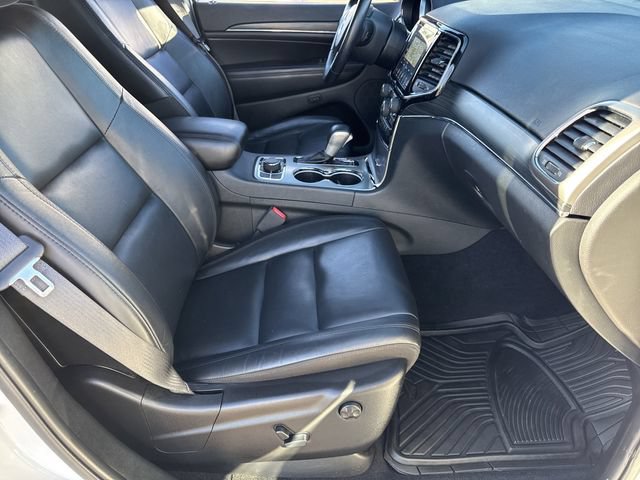 Used 2020 Jeep Grand Cherokee Limited AWD/4WD image 26