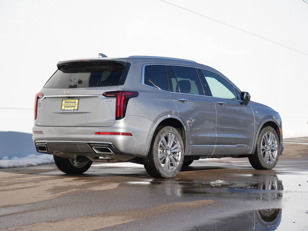 Used 2025 Cadillac XT6 Premium Luxury image 3