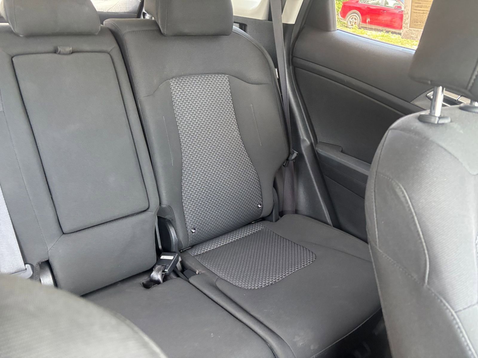Used 2025 Kia Sportage LX image 37