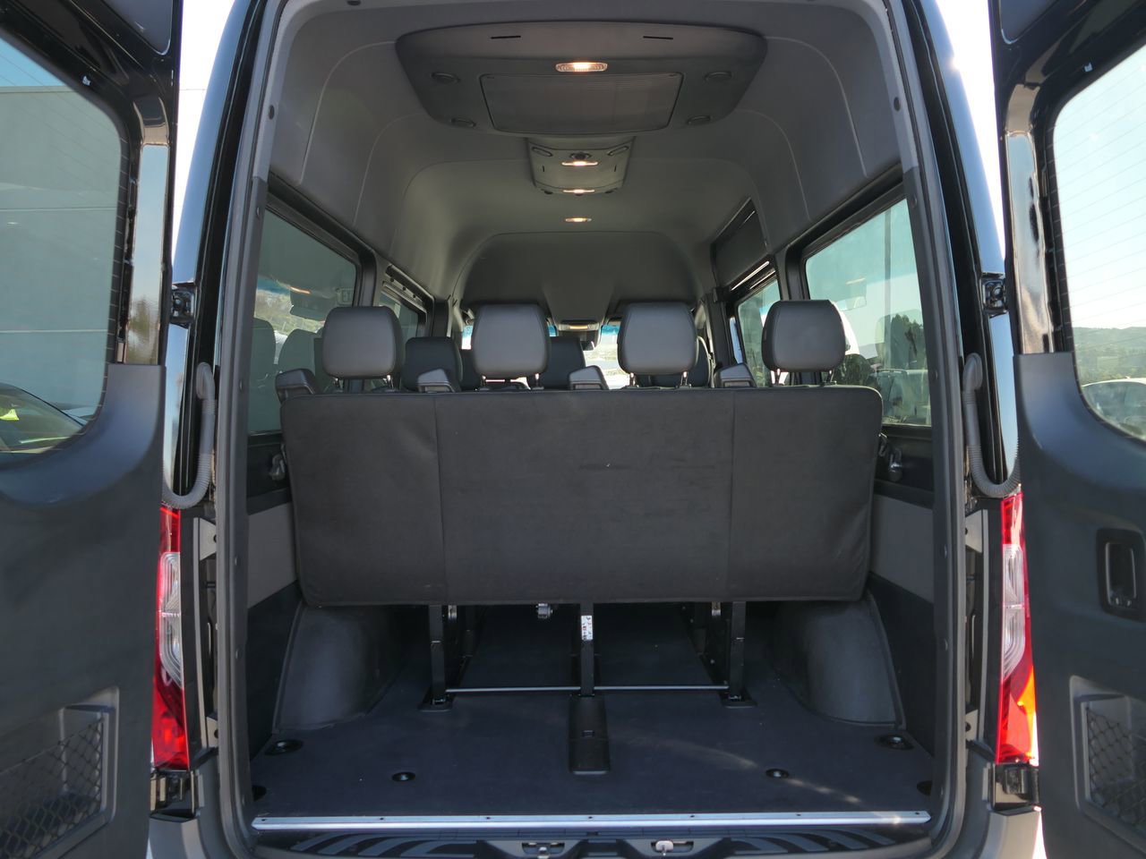 Used 2023 Mercedes-Benz Sprinter 2500 image 23