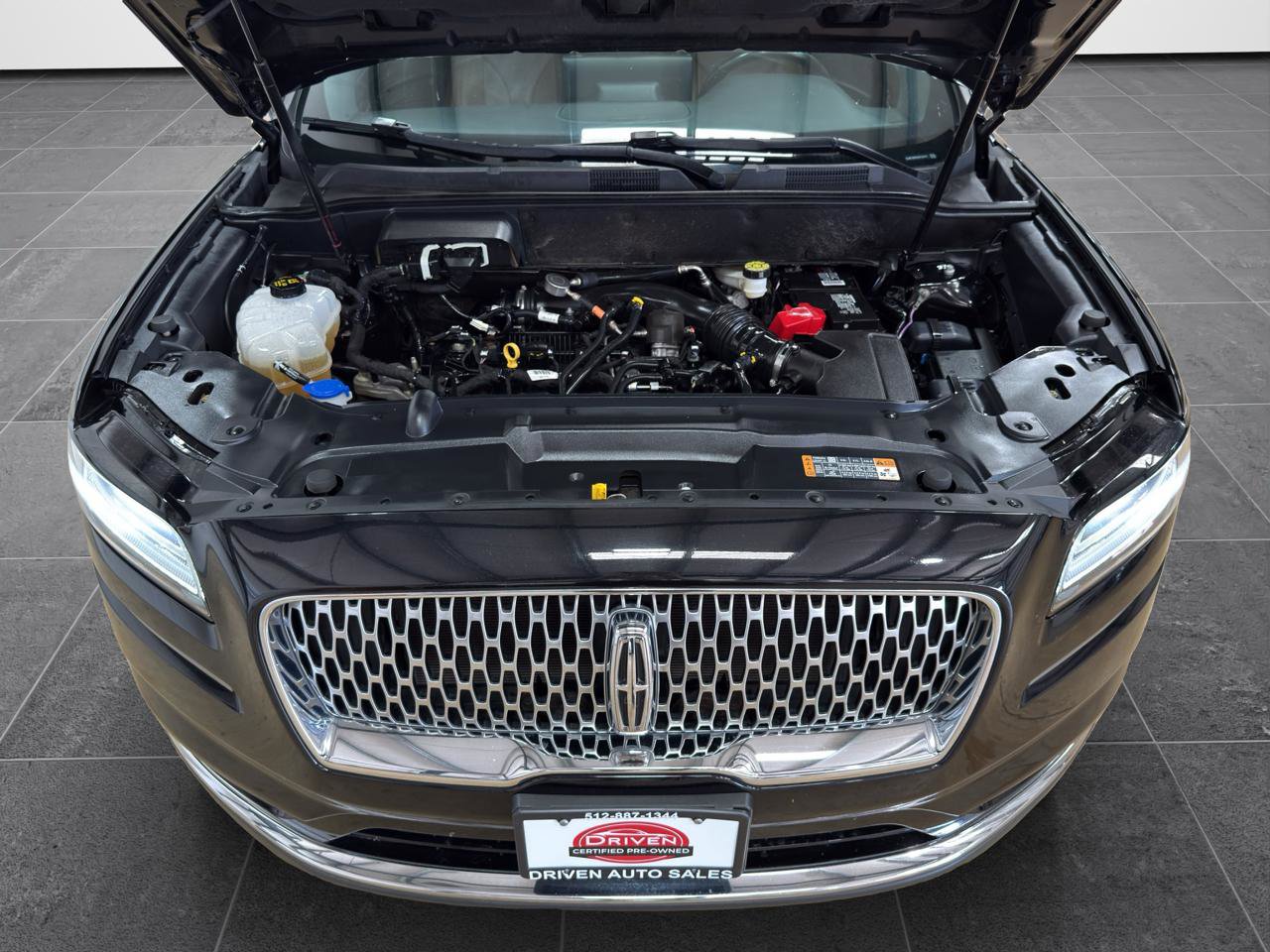 Used 2022 Lincoln Nautilus Reserve AWD/4WD image 9