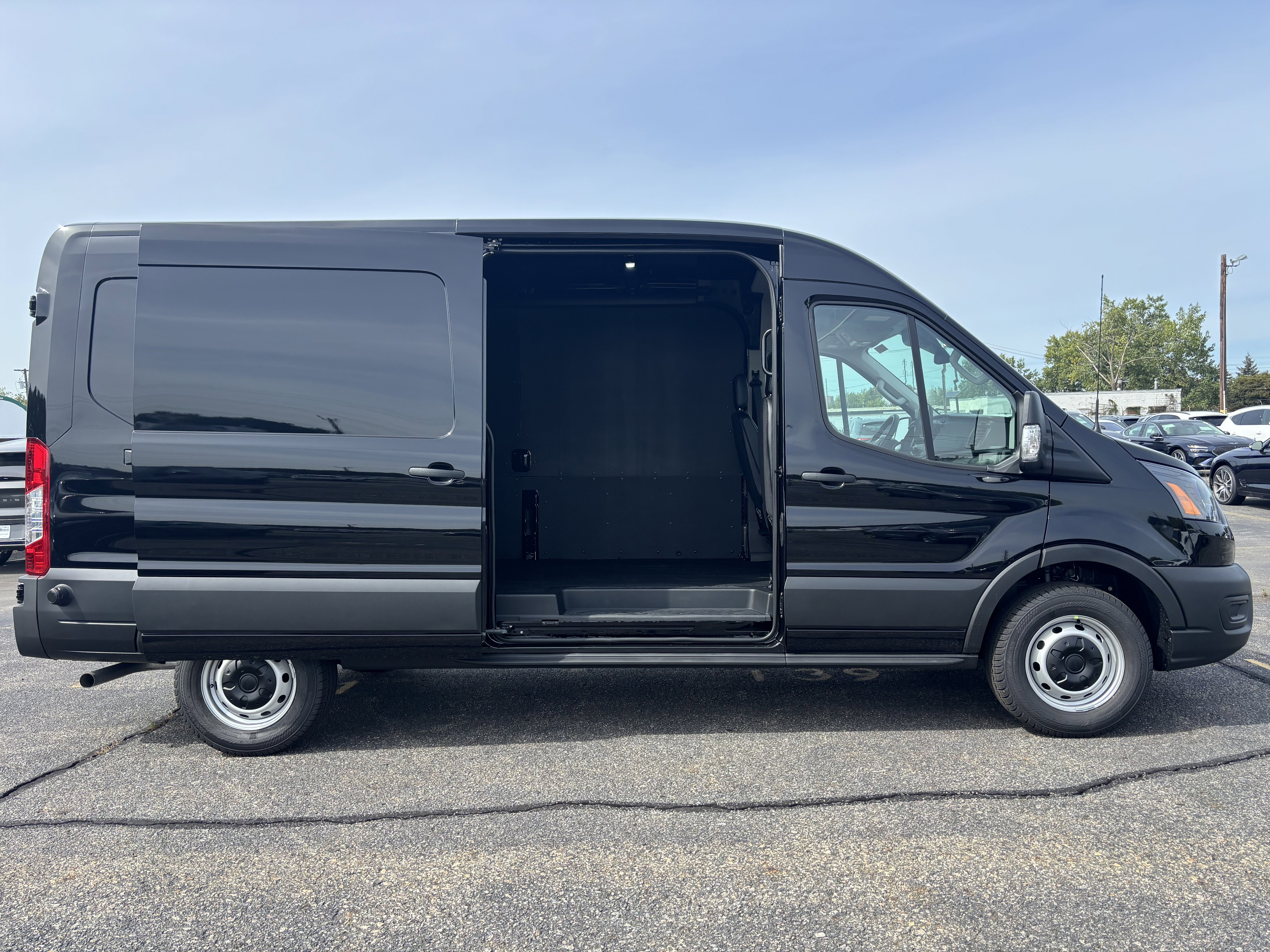 New 2025 Ford Transit 250 148 Medium Roof image 5