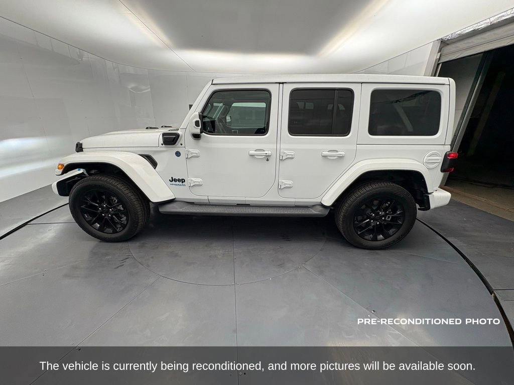 Used 2021 Jeep Wrangler Unlimited Sahara image 2