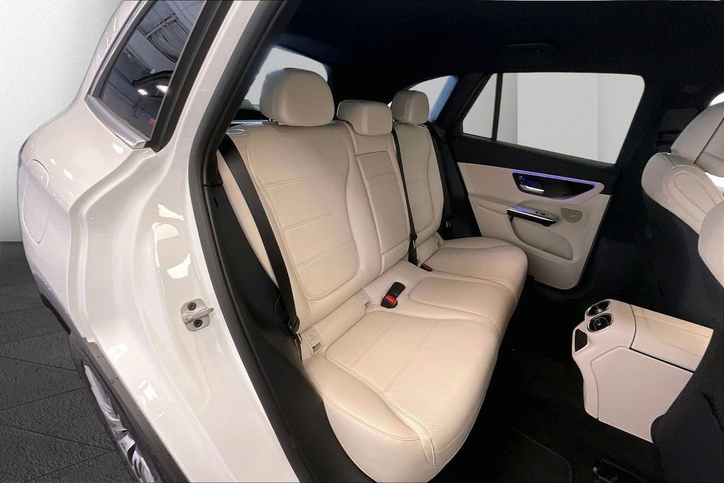 Used 2024 Mercedes-Benz GLC 300 4MATIC image 16