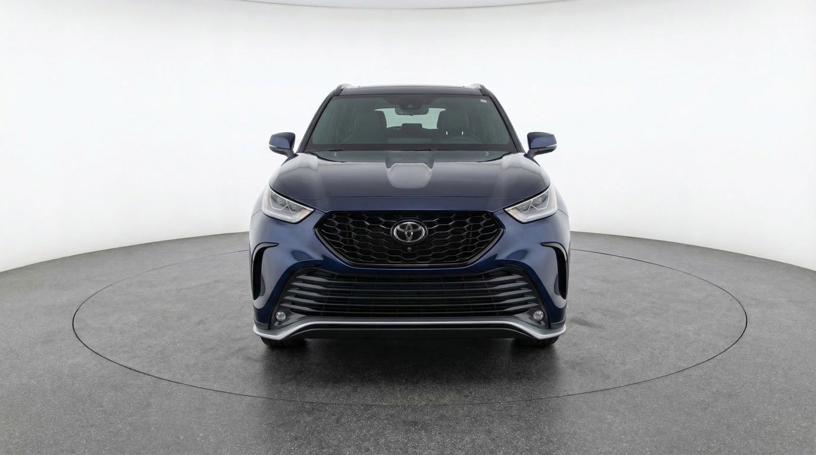 Used 2025 Toyota Highlander XSE image 2