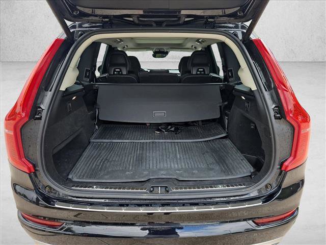 Used 2017 Volvo XC90 T6 Momentum w/ Vision Package image 6