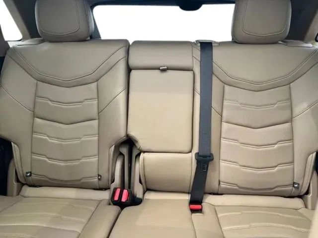 Used 2024 Cadillac XT5 Premium Luxury w/ Platinum Package AWD/4WD image 19