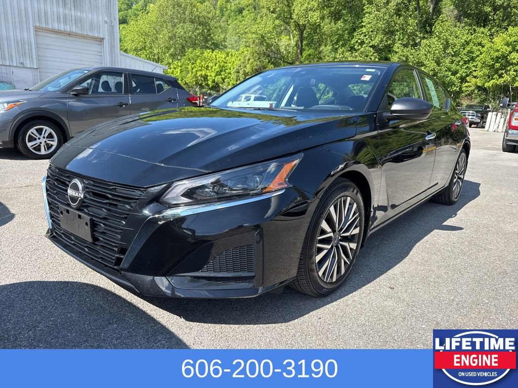 Used 2024 Nissan Altima 2.5 SV FWD image 1