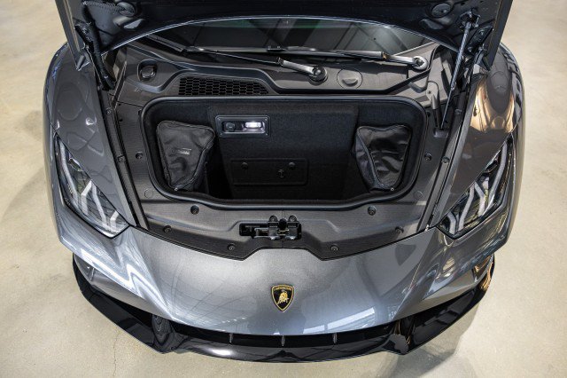 Used 2021 Lamborghini Huracan EVO RWD image 31