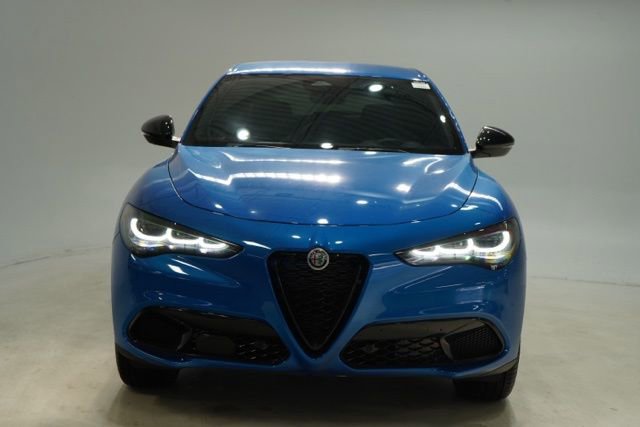 New 2025 Alfa Romeo Stelvio Sprint image 2