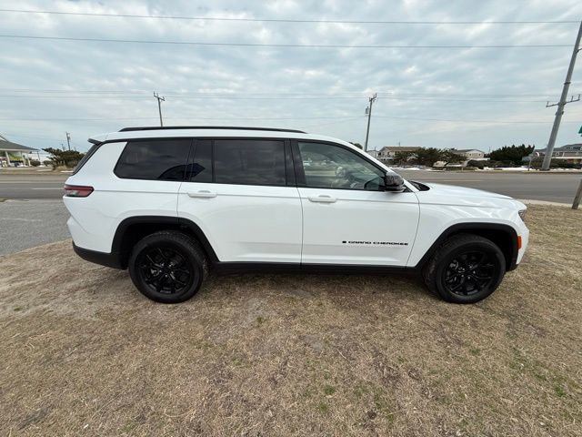 Used 2024 Jeep Grand Cherokee L Laredo image 8