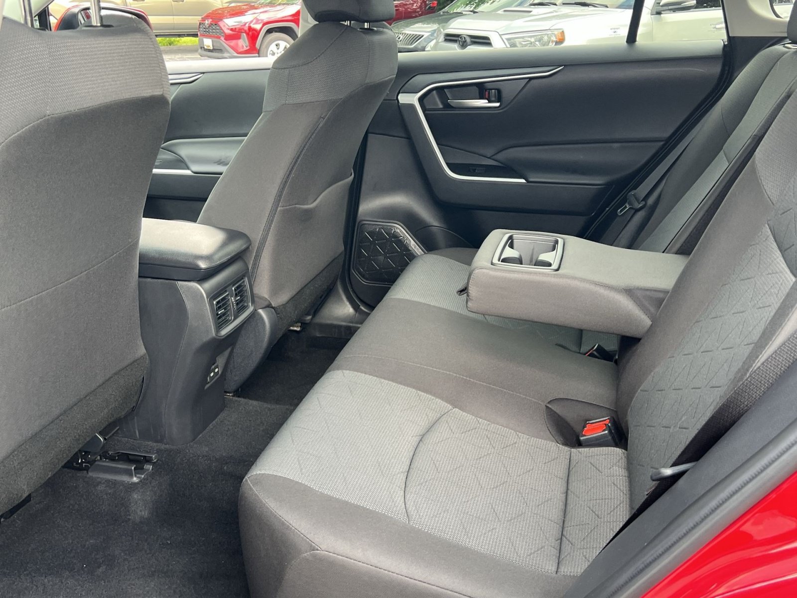 Used 2025 Toyota RAV4 XLE AWD/4WD image 24