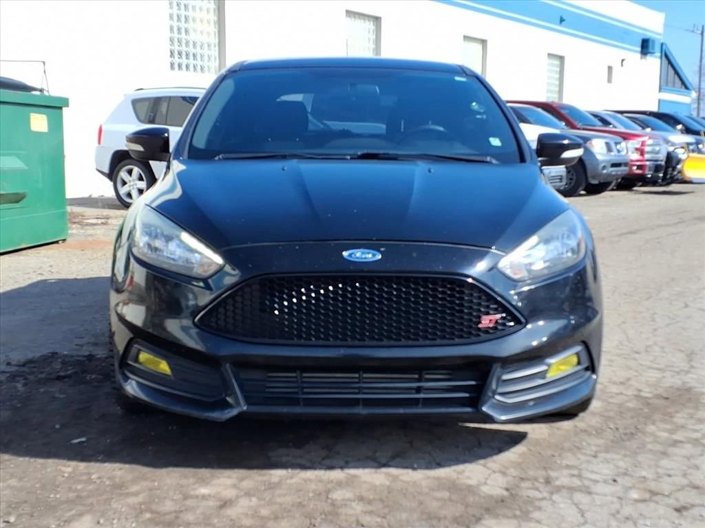 Used 2017 Ford Focus ST image 2