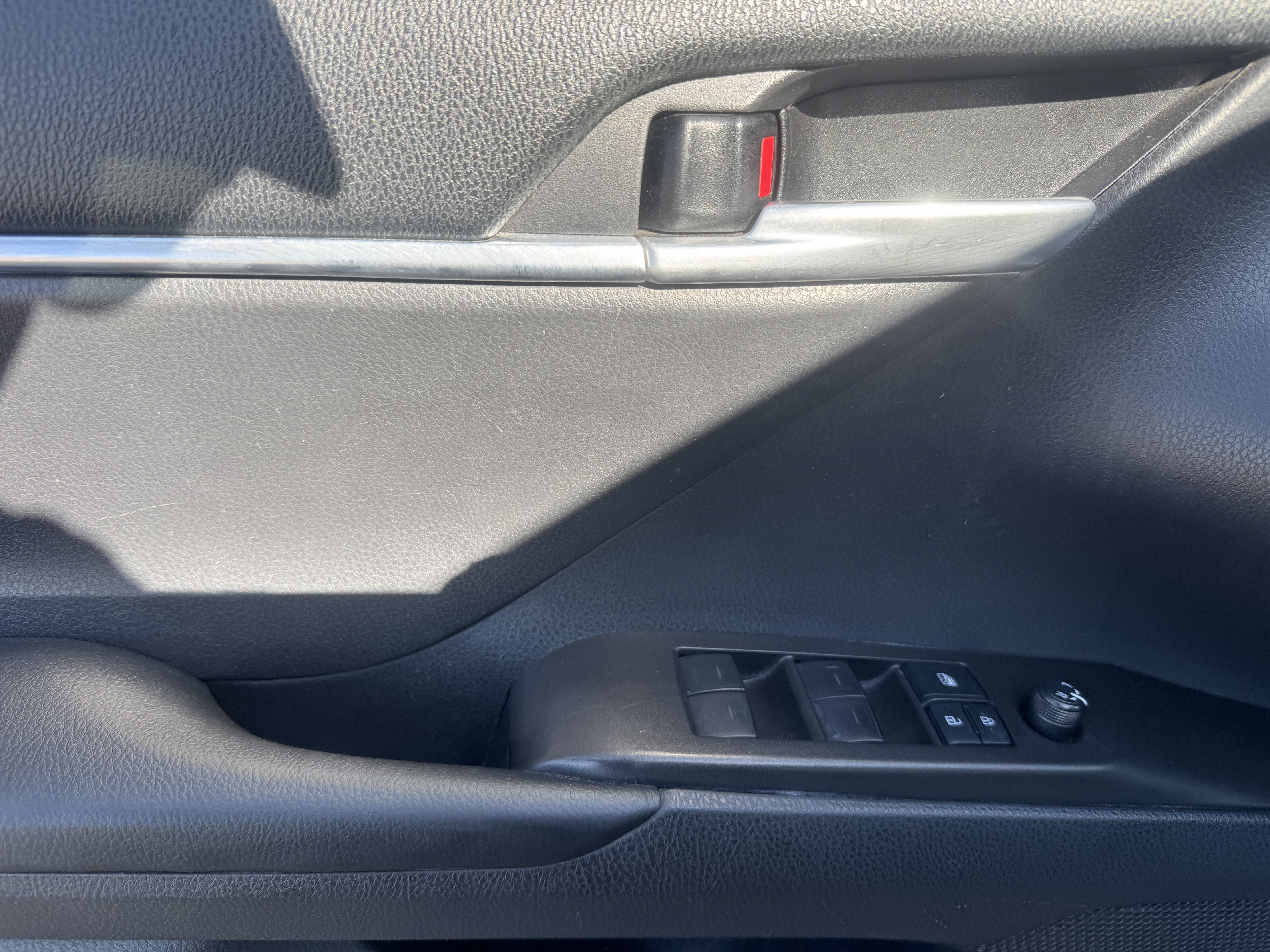 Certified 2021 Toyota Camry LE FWD image 18