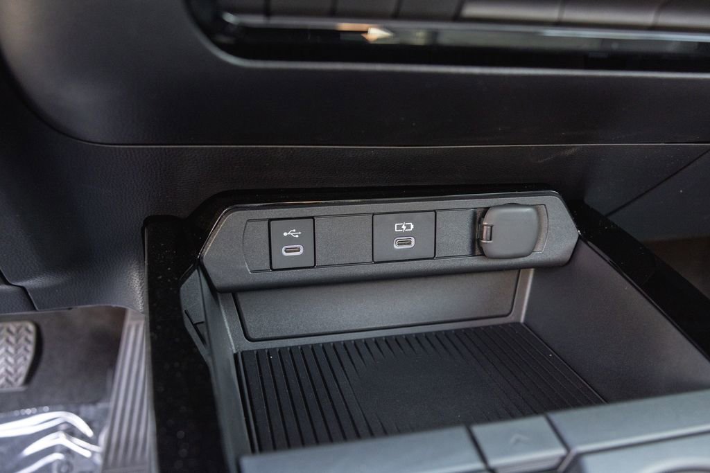 Used 2026 Toyota Prius Plug-In Hybrid image 19