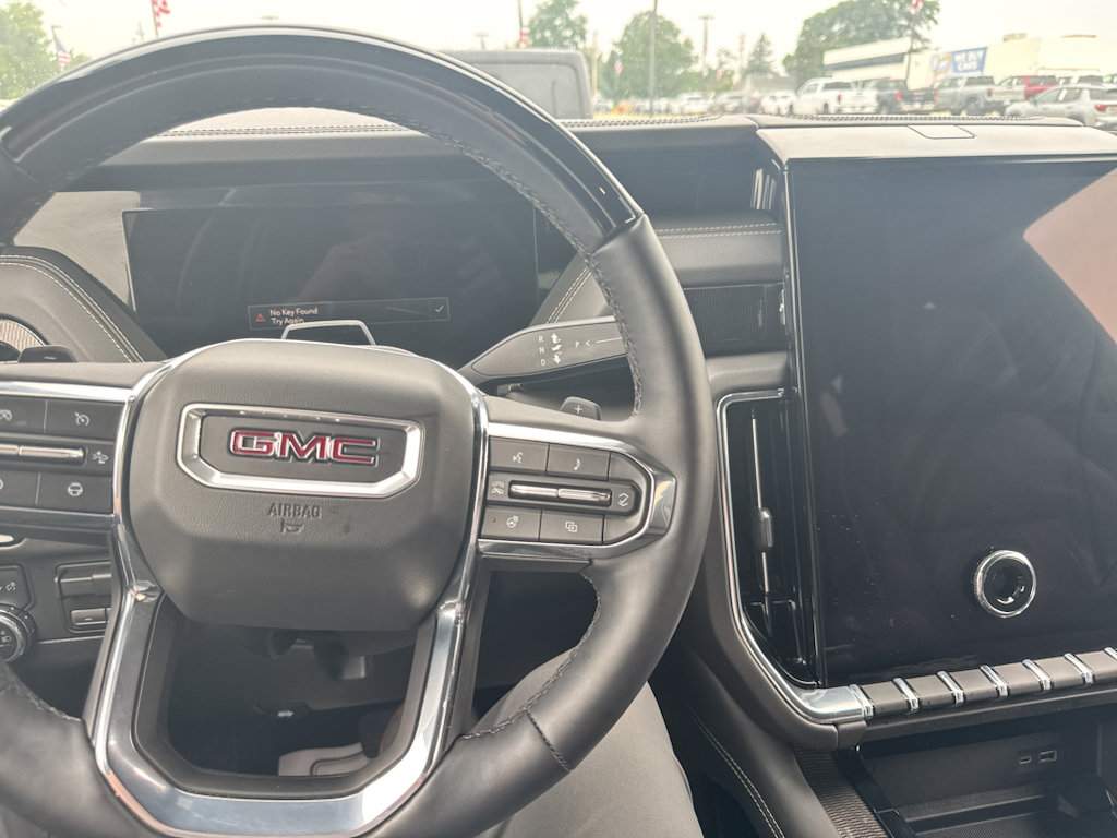 Used 2025 GMC Yukon Elevation w/ LPO, Yukon Black Package AWD/4WD image 10