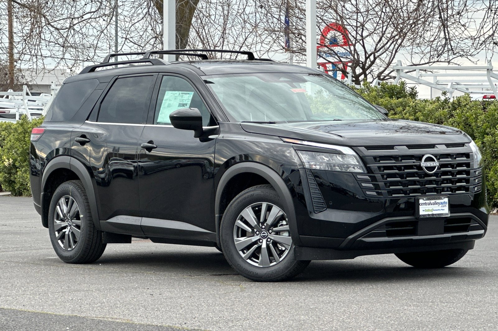 New 2026 Nissan Pathfinder SV image 2