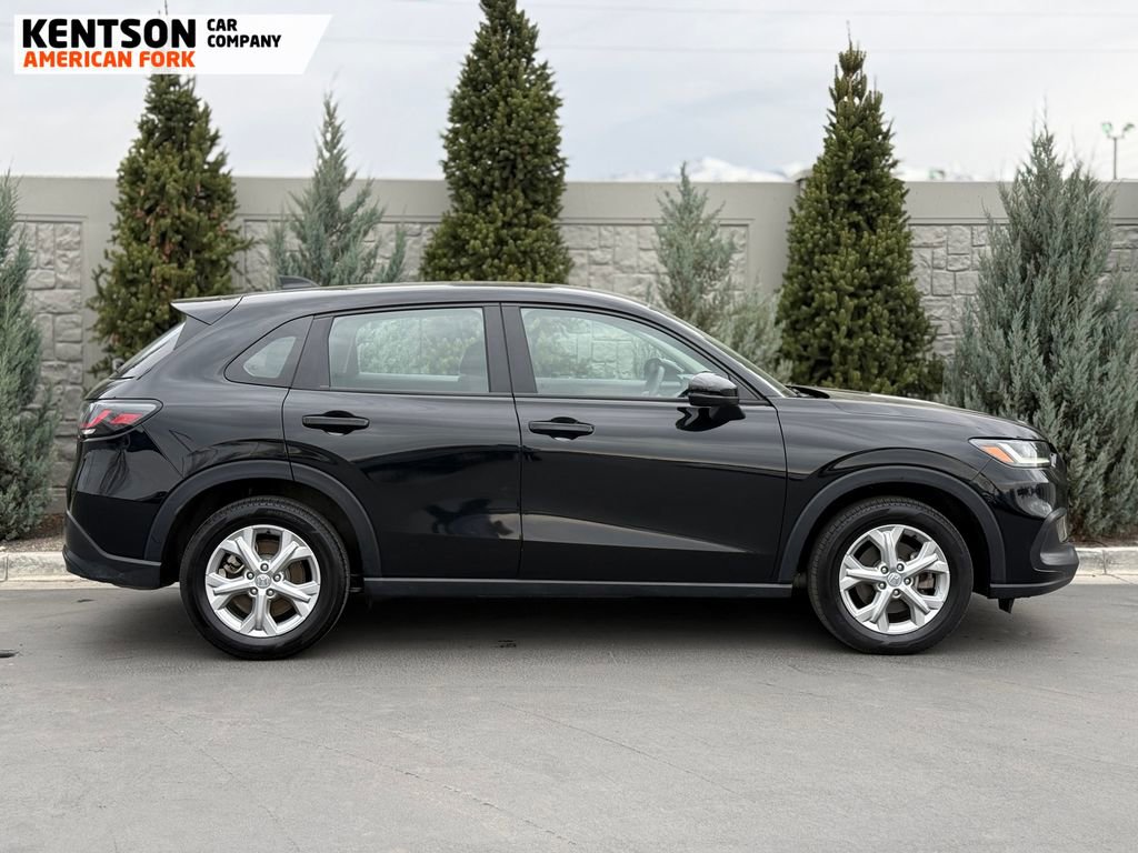 Used 2025 Honda HR-V LX image 11