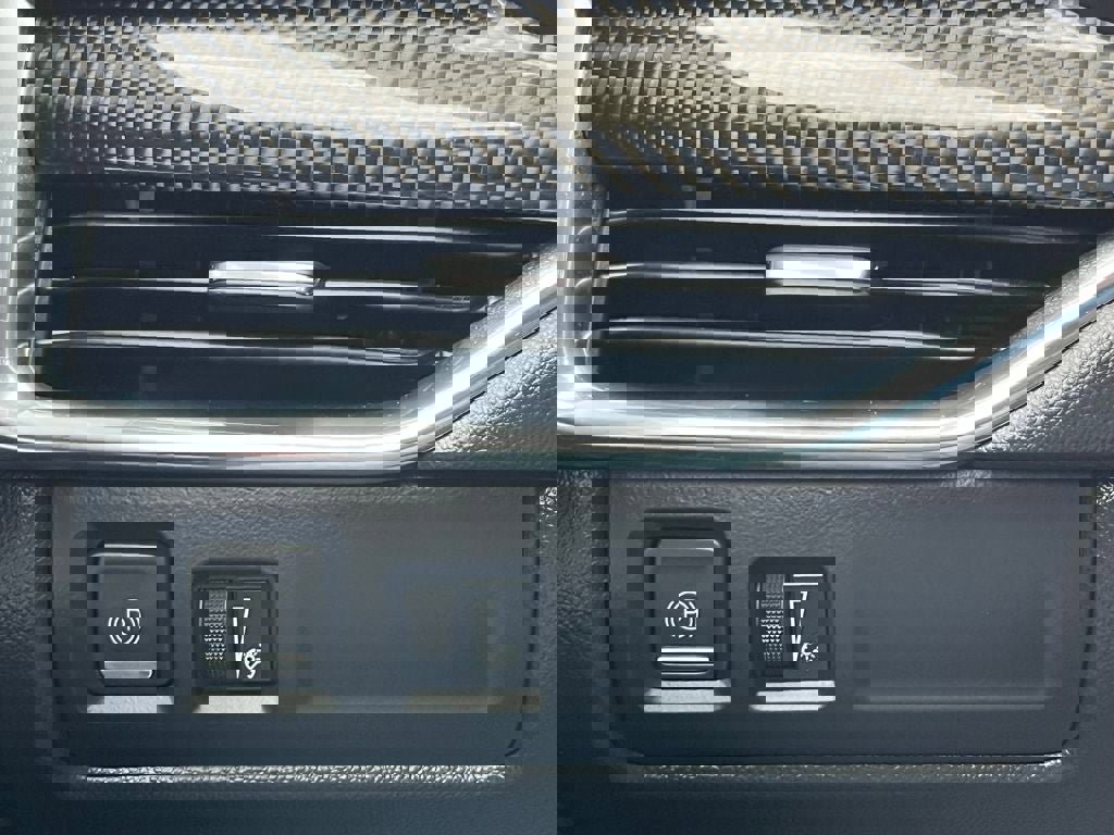 Used 2023 Cadillac XT4 Sport image 25