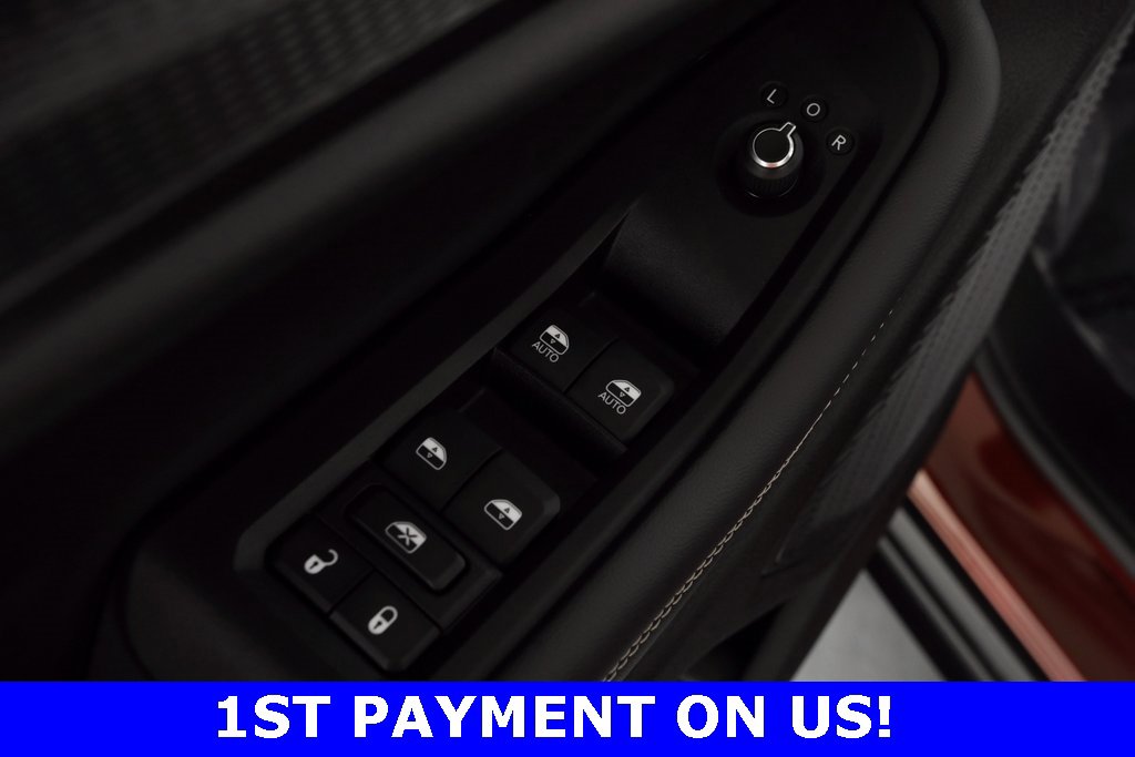 Certified 2023 Jeep Grand Cherokee Laredo w/ Luxury Tech Group I image 19