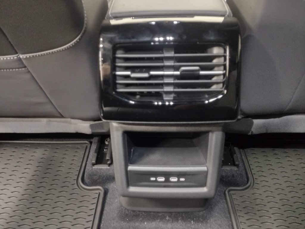 New 2026 Volkswagen ID.4 Pro AWD/4WD image 30