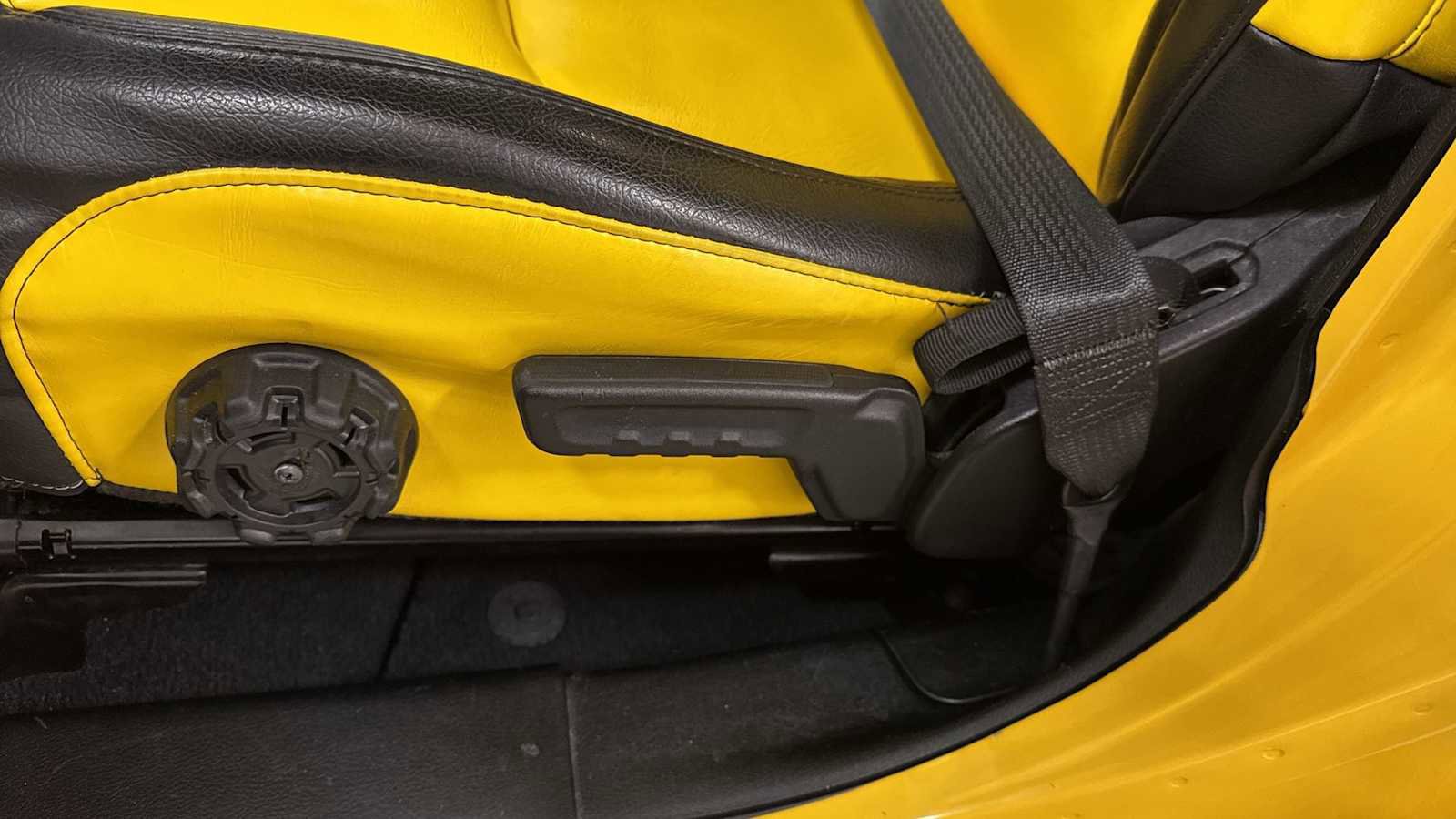 Used 2019 Jeep Wrangler Unlimited Sahara image 15