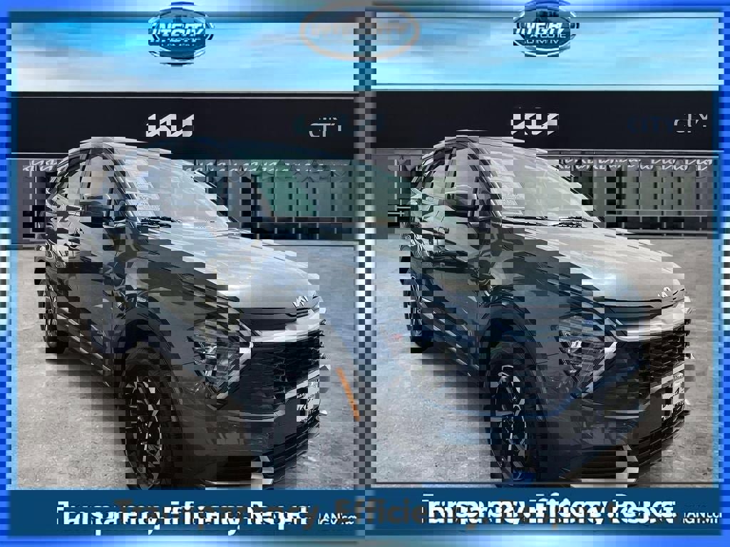 Certified 2025 Kia Sportage LX image 1