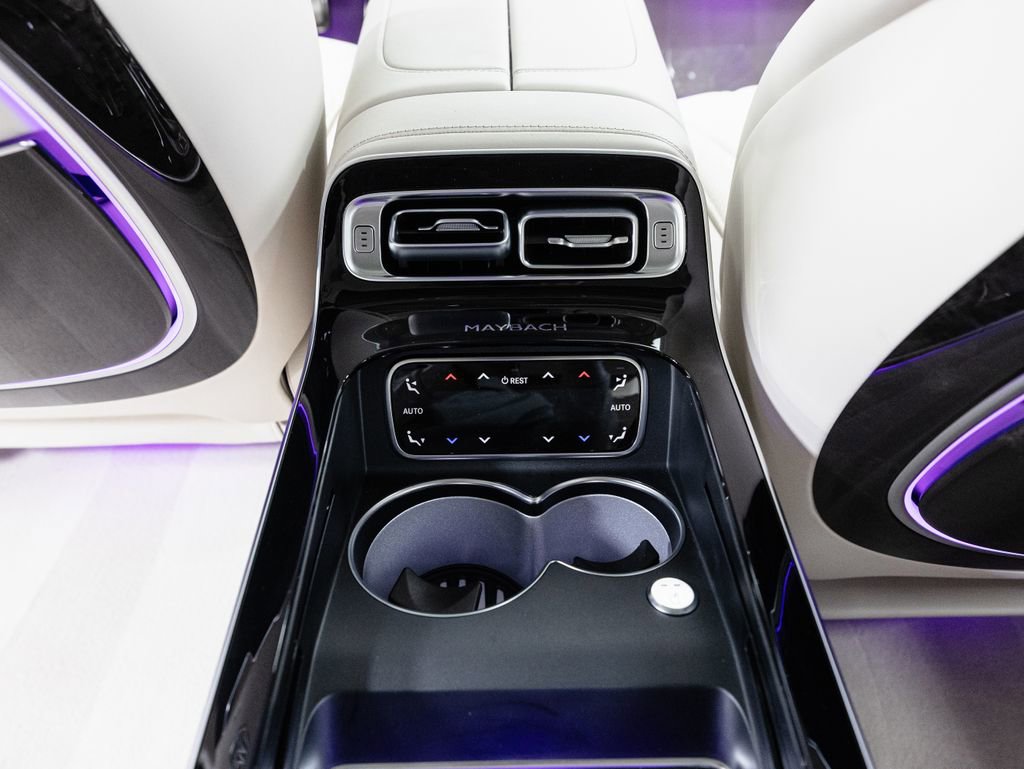 Certified 2024 Mercedes-Benz Maybach S 580 4MATIC image 32